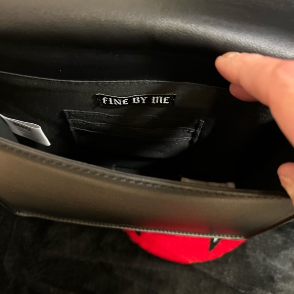 🖤💀NWT-MAD ENGINE “SUMMON THE SPIRITS” SUPER CUTE BOOK LOOKING CROSSBODY ☠️🖤 - Picture 11 of 13